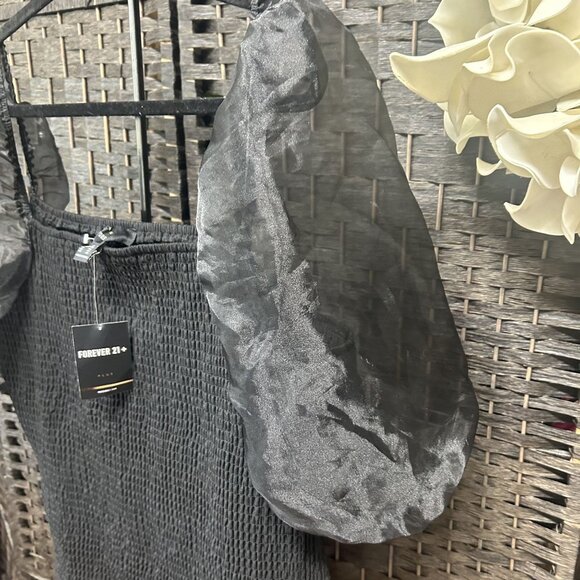 Forever 21 Black Smocked Puff Sleeves Knee Length Dress Size 2X NWT - Picture 4 of 6